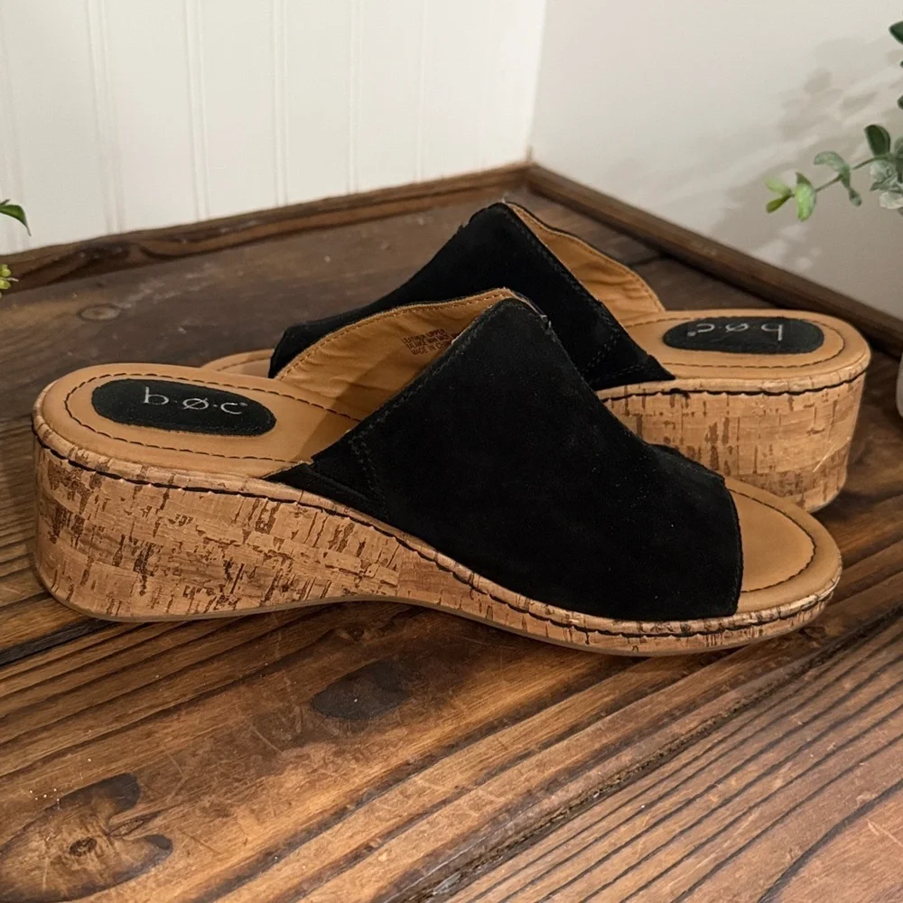 b.o.c. Black and Tan Leather Wedge Sandals